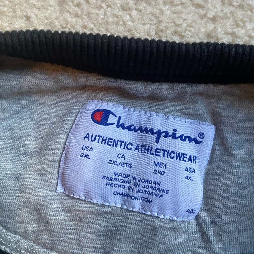 Crewneck - Picture 2 of 2